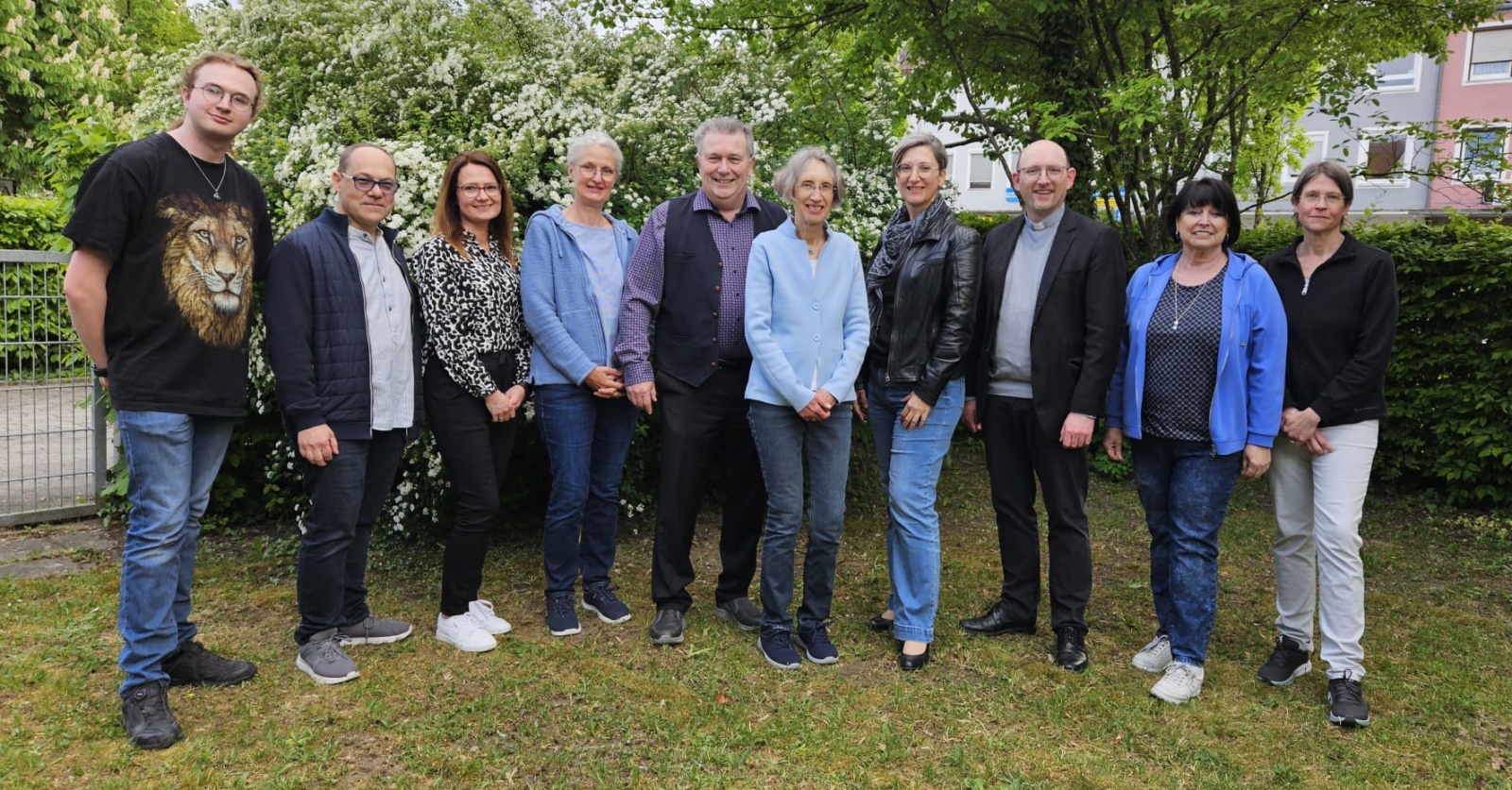 Bildlegende (Foto E. Döring): Von links nach rechts:  A. Steiger, M. Szikora, K. Glinka, K. Popp, G. Haszprunar, Gemerindereferentin B. Grimm, K. Pfeiffer, Pfarrer Dr. B. Gnan, B. Asselborn, S. Wester (Foto: E. Döring). 
