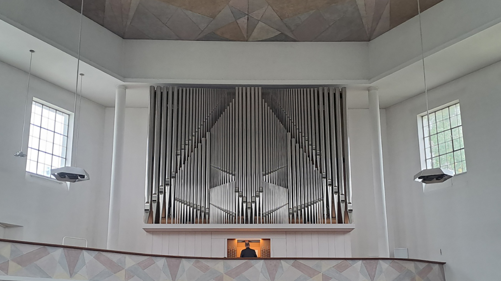 Rainer Dietz an der Kaps-Orgel