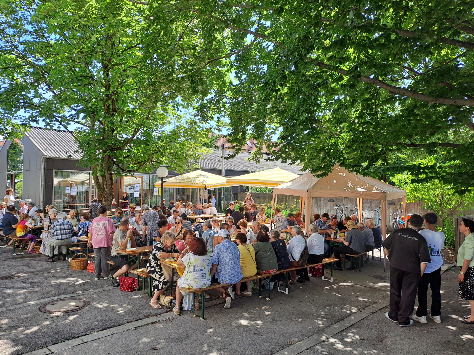 Gäste beim Pfarrfest