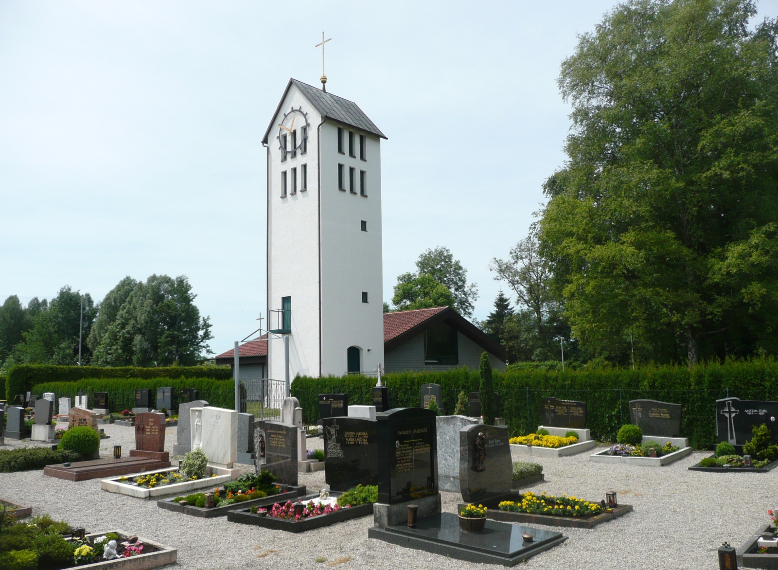 Friedhof Eschenried (an der Kirche)